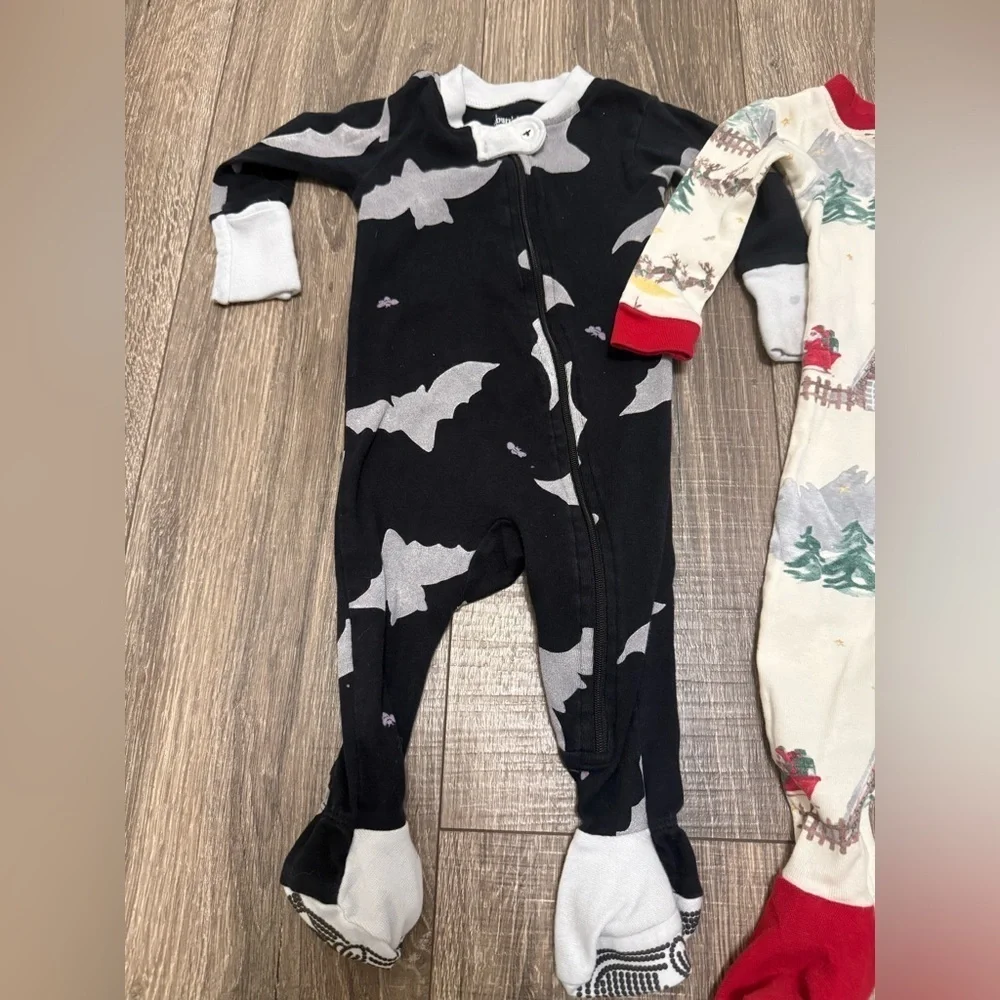 Burt’s Bees Baby Sleepers Footie Pajamas Halloween Christmas 0-6 Months